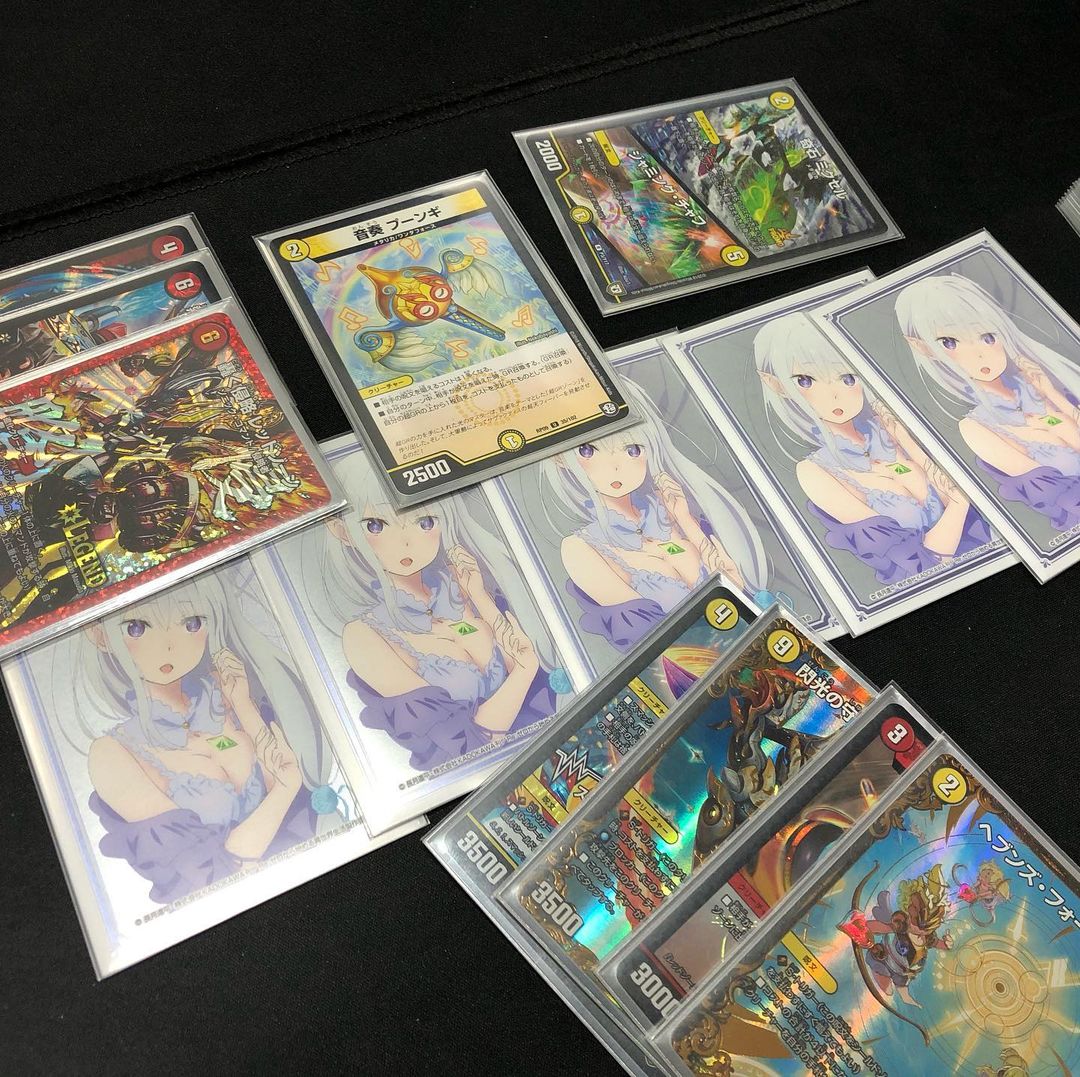 スッキリ飲みやすいマスターおすすめのアイスコーヒー フタ付きカップでこぼれにくく、カードが汚れるのを防ぎます